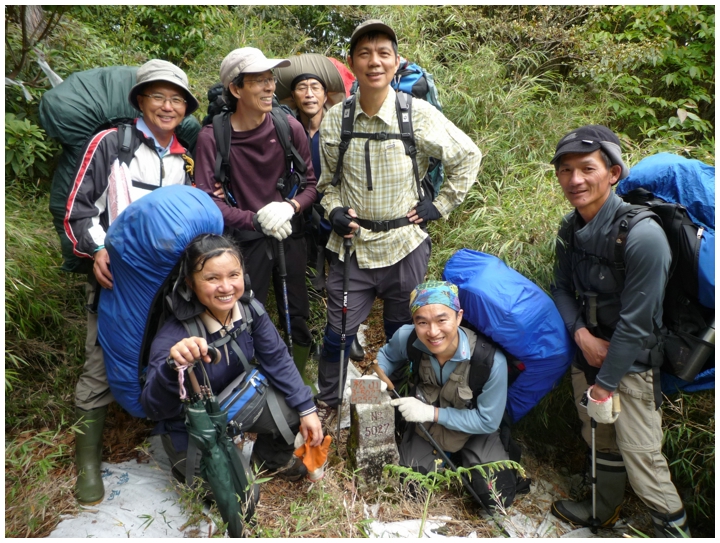 2010-05-01_12-15-53-先鋒隊登頂松山.JPG